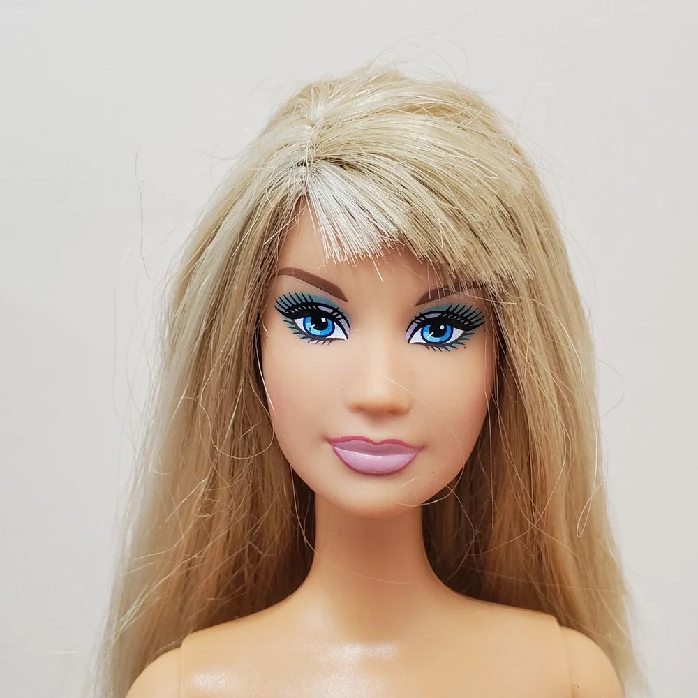 2008 Barbie TRU Fashion Gift Set Toys R‎ Us Exclusive Blue Nude Doll Only